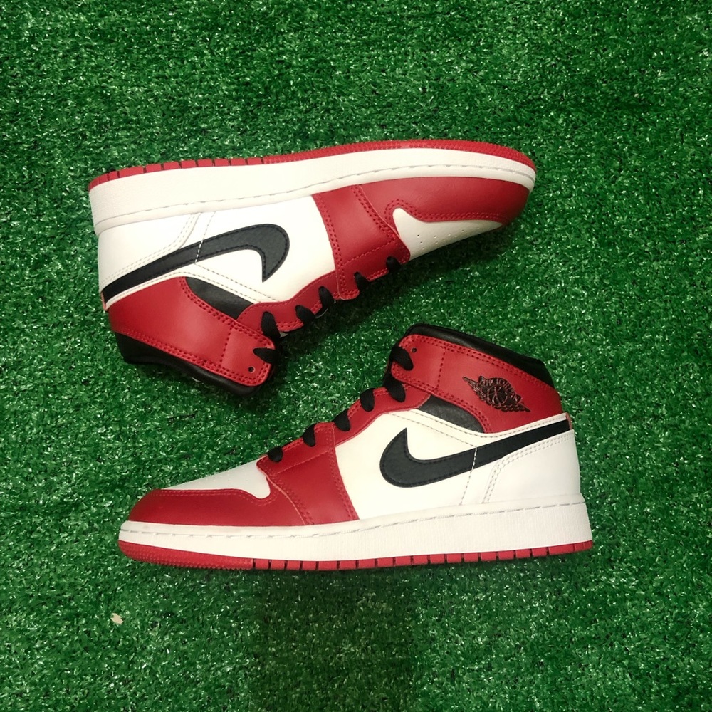 Jordan 1 Mid Chicago